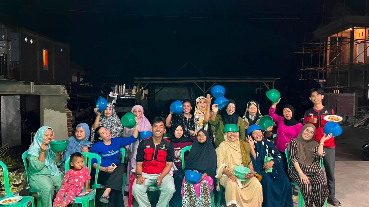 Wujudkan Lingkungan Bersih, Mahasiswa KKN Unhas Dorong Kebiasaan Pilah Sampah di Amparita