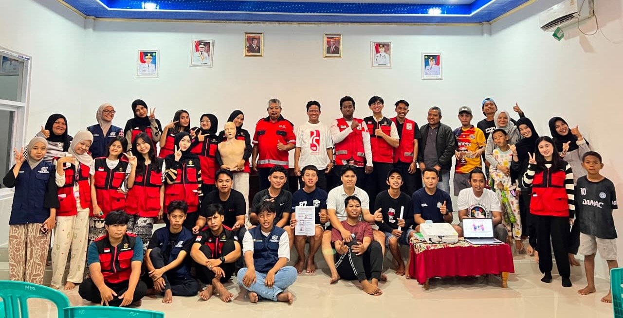 Kolaborasi KKN Unhas dan PMI Sidrap Bekali Warga Maddenra Keterampilan Bantuan Hidup Dasar