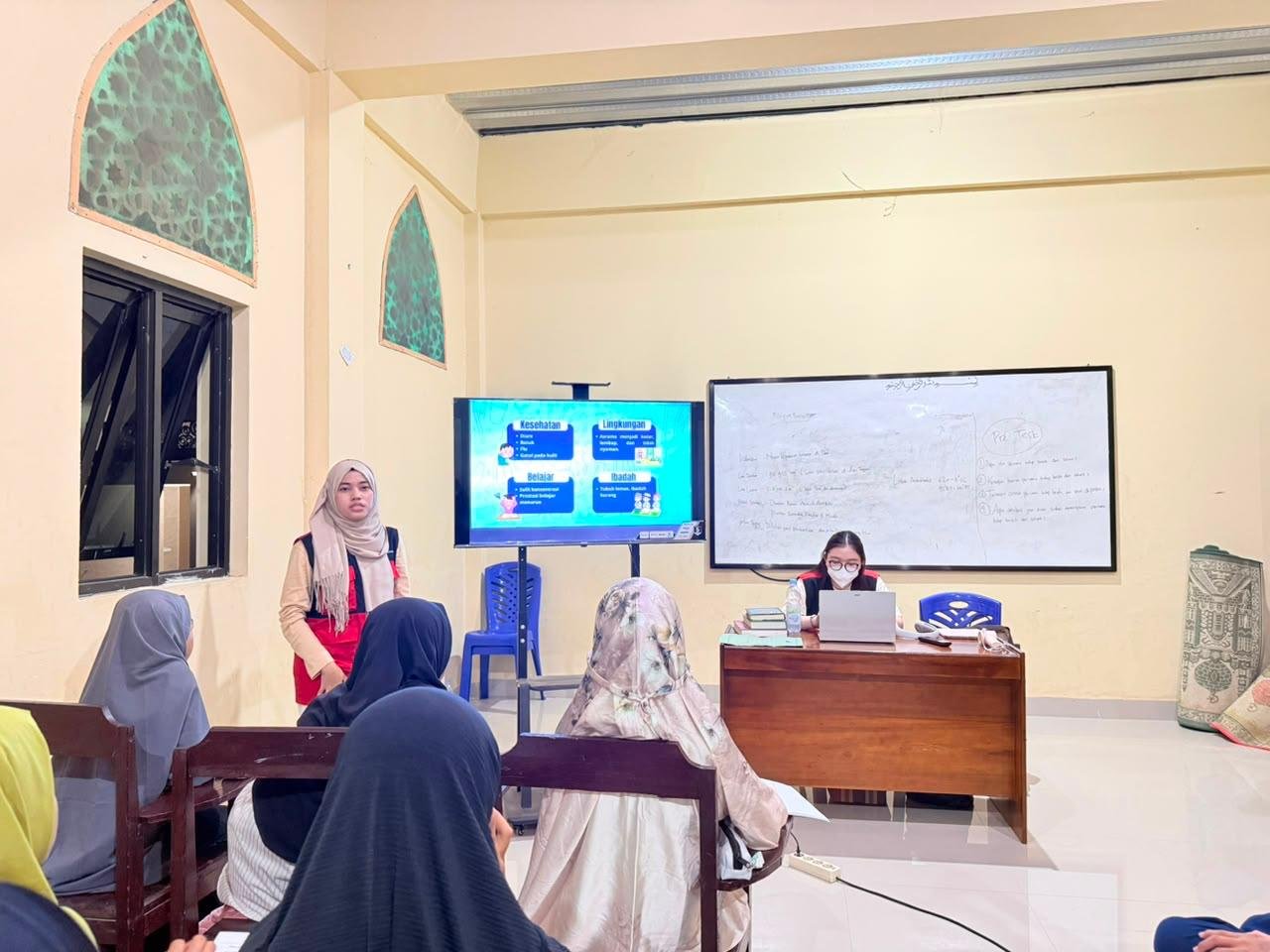 KKN Profesi Kesehatan Unhas Tingkatkan Kesadaran PHBS Santri melalui Program PESONA