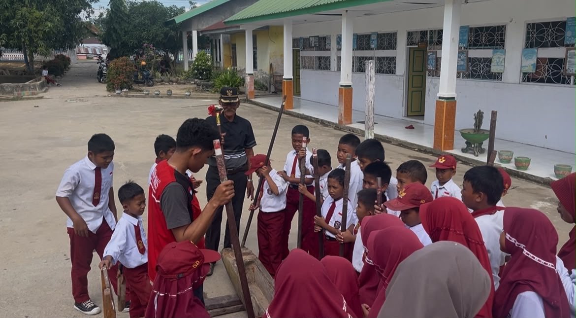 KKN-T Unhas Bawa Pesan Pelestarian Budaya Lewat Edukasi Tradisi Mapadendang
