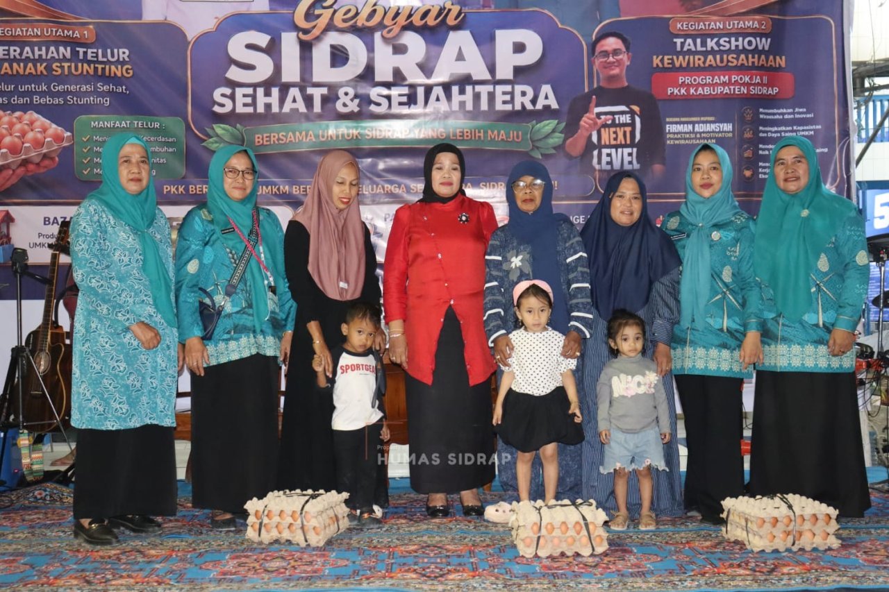Gebyar Sidrap Sehat dan Sejahtera, TP PKK Salurkan Bantuan Telur untuk Anak Stunting di Panca Rijang