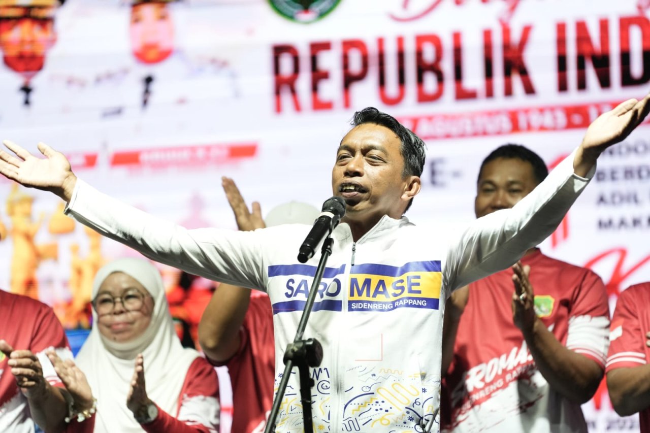 Buka Pentas Seni HUT RI di Watang Pulu, Bupati Sidrap Apresiasi Kreativitas Warga