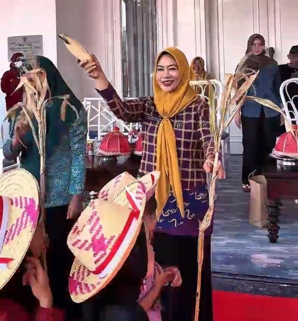 Atraktif, Panen Raya Jagung Hiasi Karnaval TK/RA Kecamatan Maritengngae
