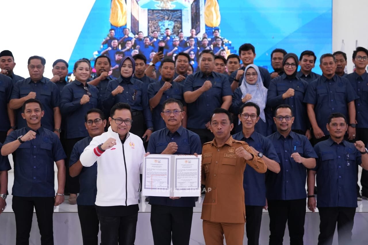 KONI Sidrap Dilantik, Bupati Targetkan Prestasi Naik di Porprov 2026