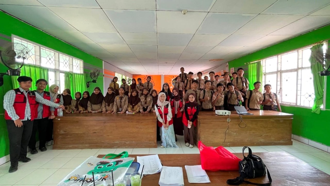 Kenali Sinyal Gangguan Lambung Sejak Dini, Siswa SMPN 1 Dua Pitue Belajar Cegah Gastritis