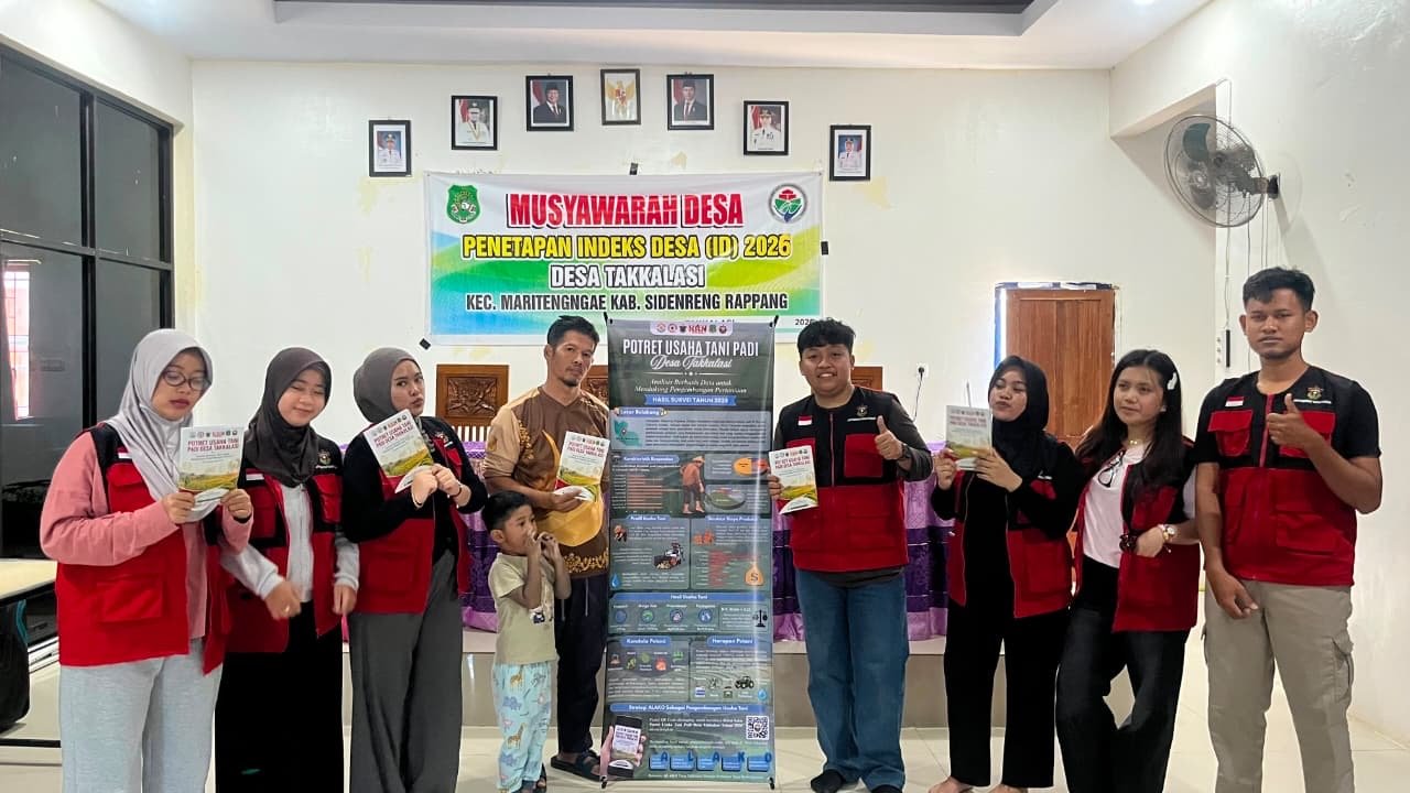 Dari Data Menjadi Buku, Mahasiswa KKN Unhas Dorong Pengembangan Pertanian Desa Takkalas
