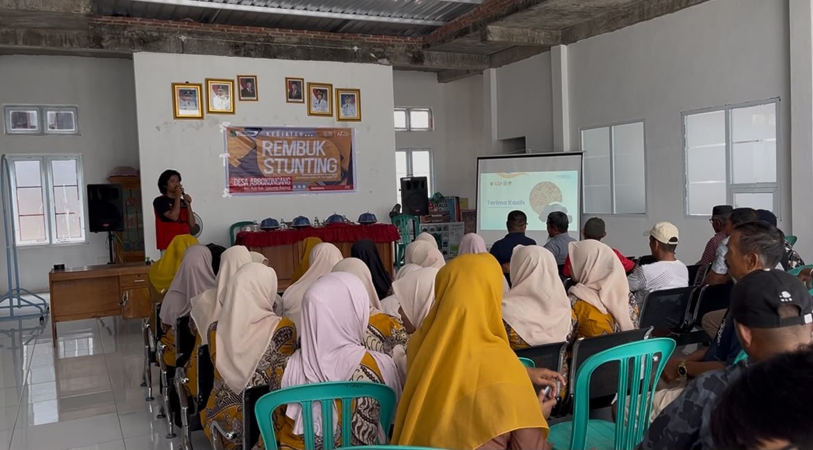 Mahasiswa KKN Olah Sekam Padi Jadi Briket Bioarang, Kenalkan Energi Alternatif kepada Masyarakat
