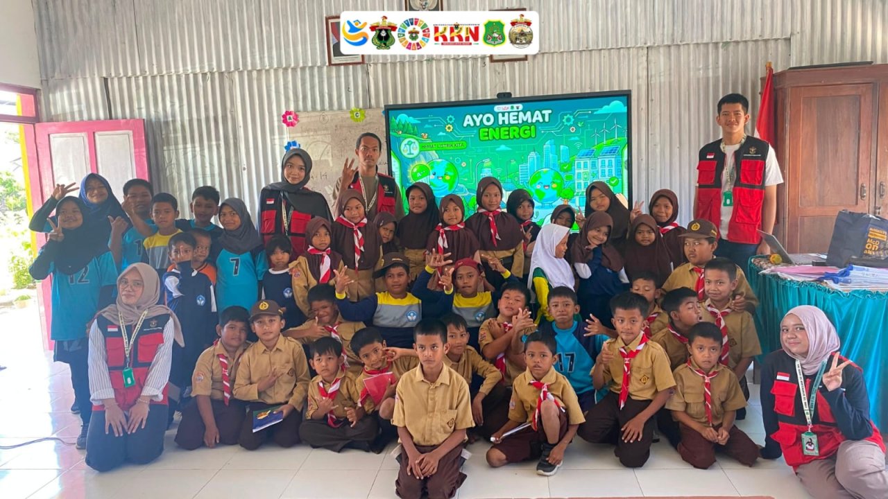 Smart Kids Electro, Cara Mahasiswa KKN Unhas Kenalkan Listrik Aman dan Hemat Energi kepada Siswa