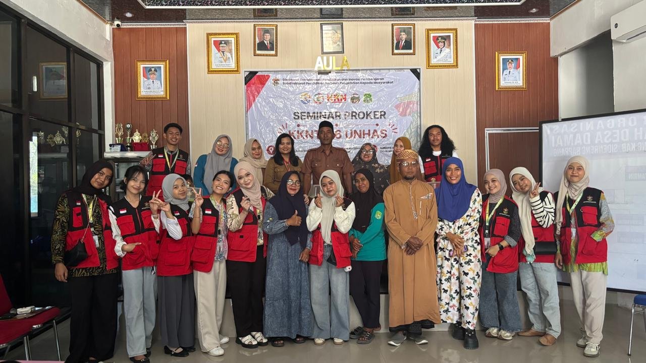 Tuntaskan Pengabdian, Mahasiswa KKN Unhas Paparkan Hasil Program Kerja di Desa Damai