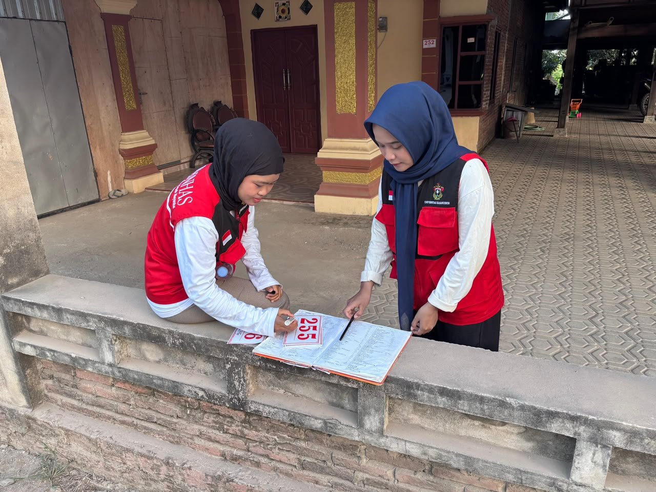 Nomor Rumah Terintegrasi, Mahasiswa KKN-T Unhas Permudah Identifikasi Alamat Warga di Ajubissue