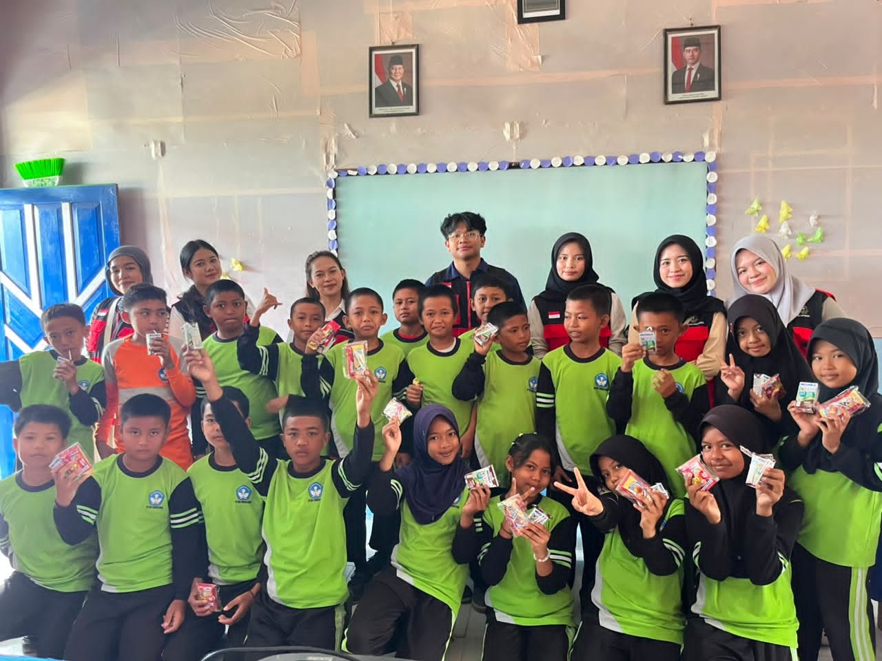 Belajar Sambil Praktik, Siswa SDN 4 Timoreng Panua Kenali 6 Langkah Cuci Tangan
