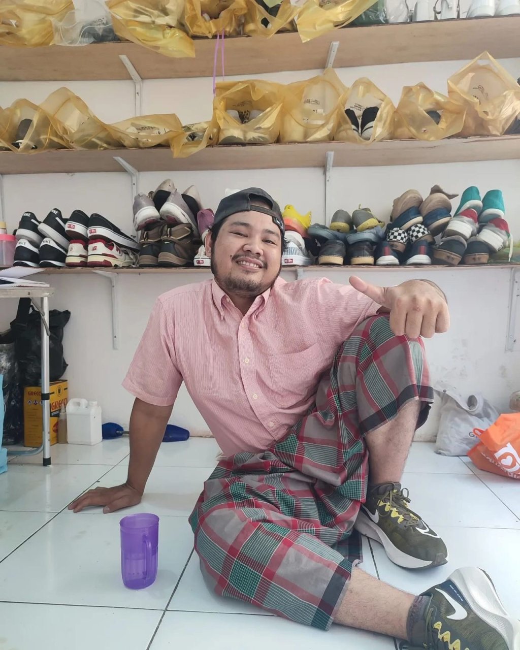 Tekuni Bisnis Laundry Sepatu, Ikhsan Buktikan Anak Muda Sidrap Bisa Ciptakan Usaha Sendiri