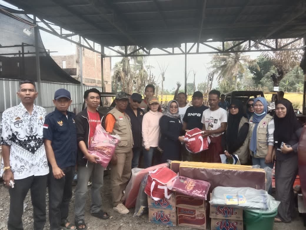 Bantuan Logistik Disalurkan untuk Korban Kebakaran di Kalosi Alau