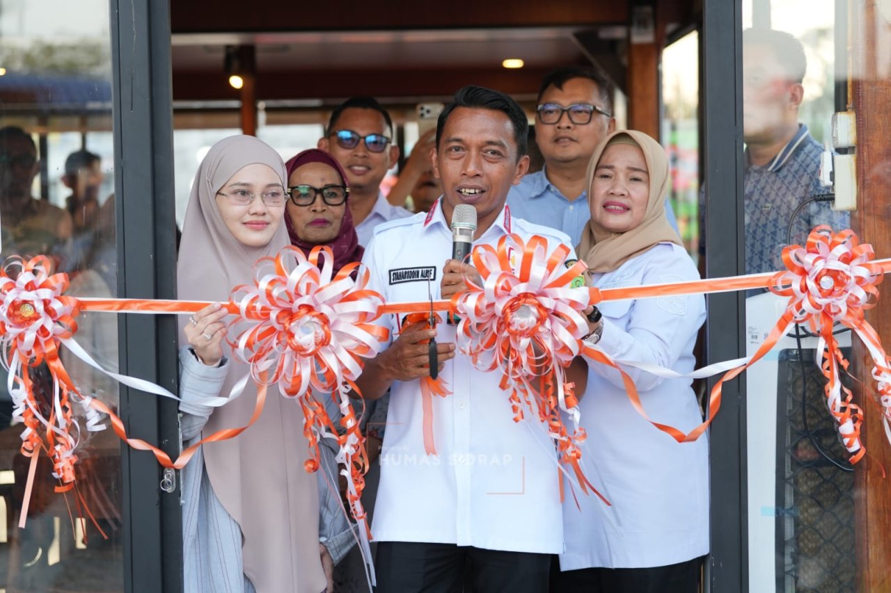 Disaksikan 390 Mahasiswa KKN UNM, Rumah Pohon Coffee Resmi Dibuka di Sidrap