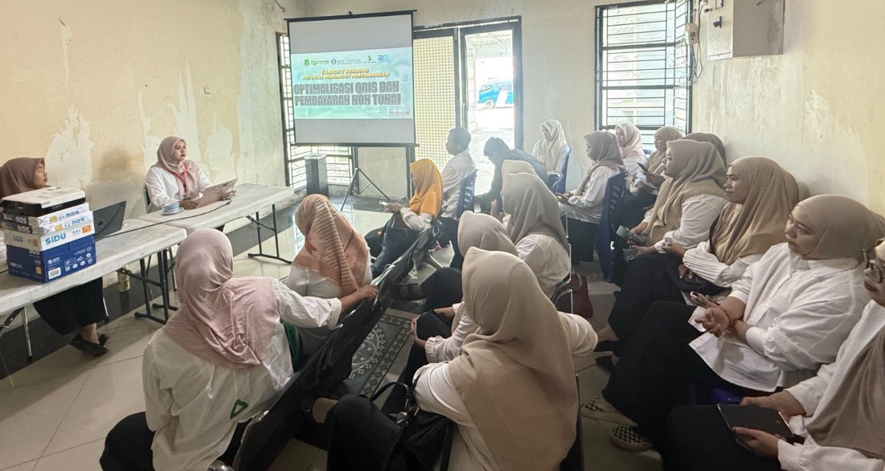 Capacity Building Petugas Retribusi Persampahan, Bapenda Sidrap Dorong Pembayaran QRIS yang Praktis