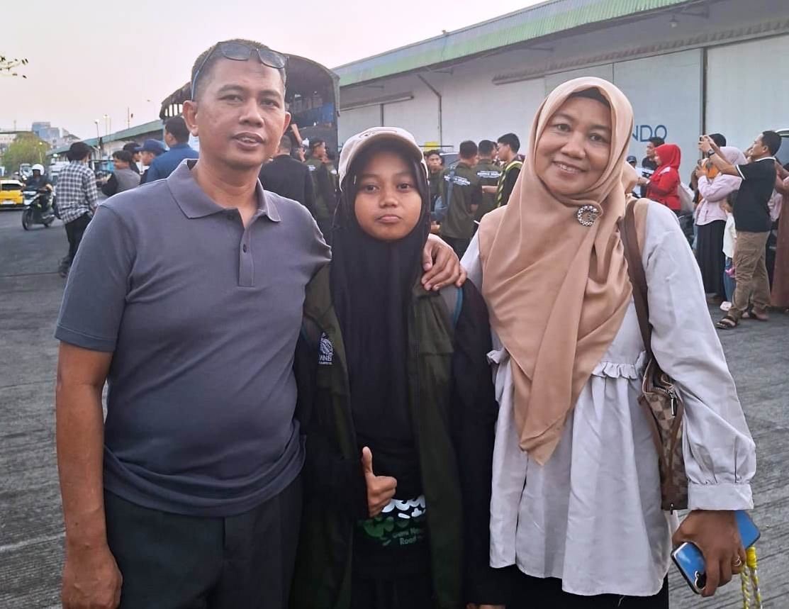 Banggakan Sulsel, Santriwati MBS Rappang-Sidrap Tembus Final Pidato Bahasa Inggris di Malang