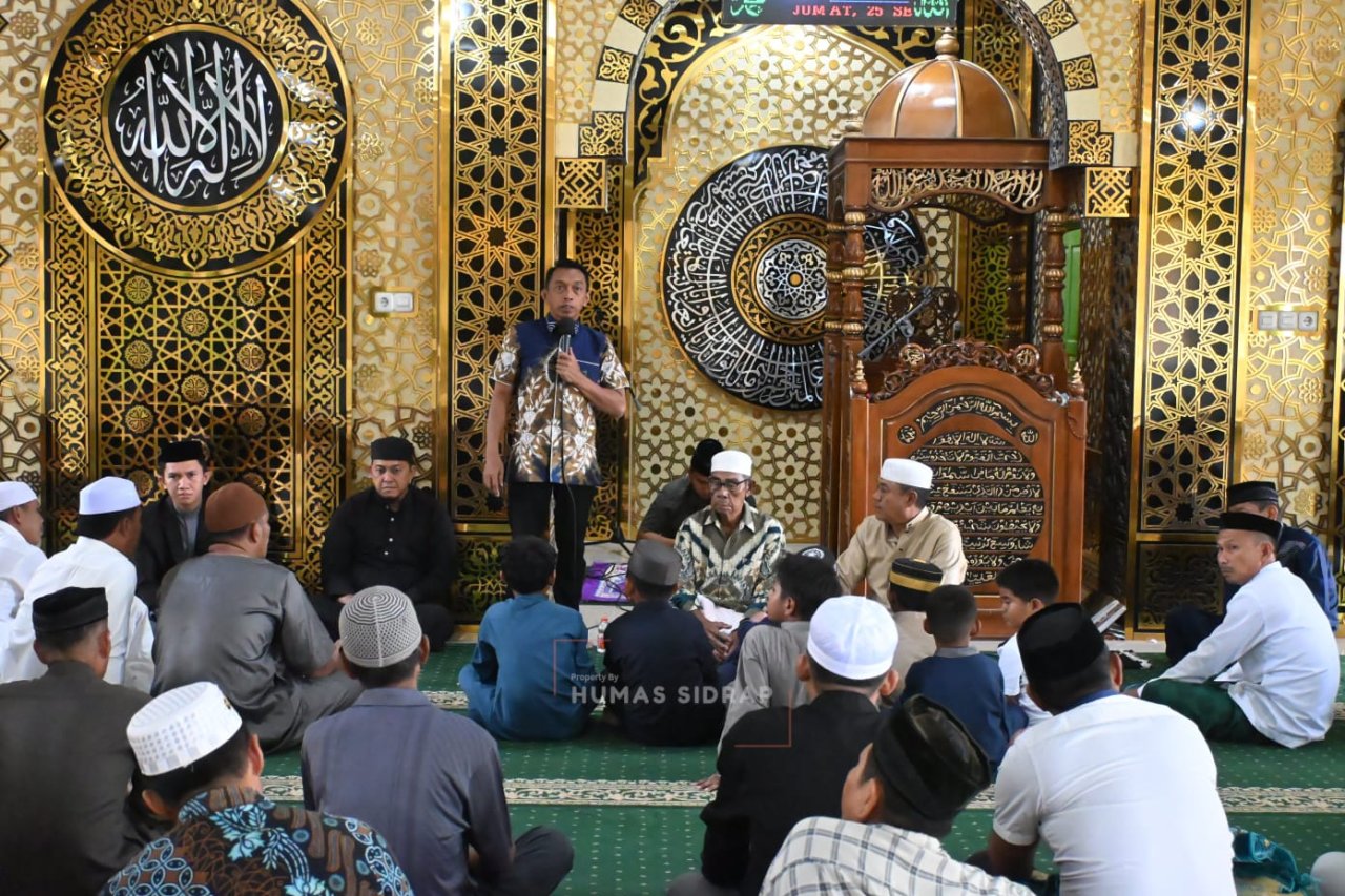 Usai Salat Jumat di Bila Riawa, Syaharuddin Alrif Serap Aspirasi Warga