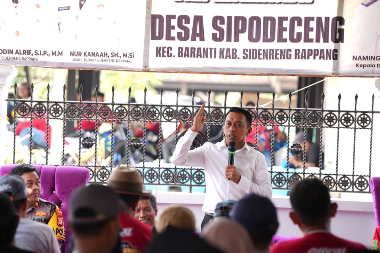 Warga Sipodeceng Rayakan Panen Bersama Bupati Syaharuddin Alrif