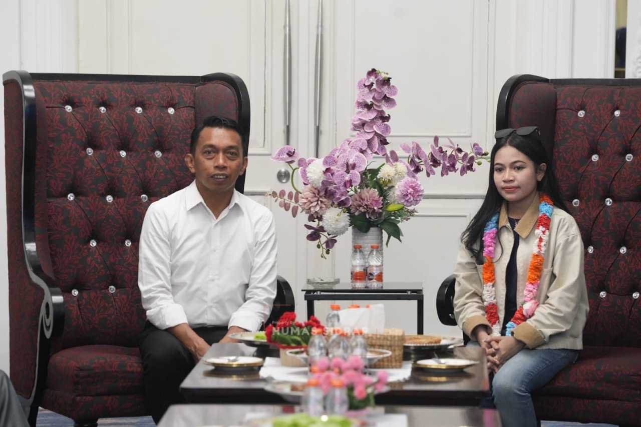 Pulang ke Sidrap, Melani DA 8 Disambut Bupati dan Warga