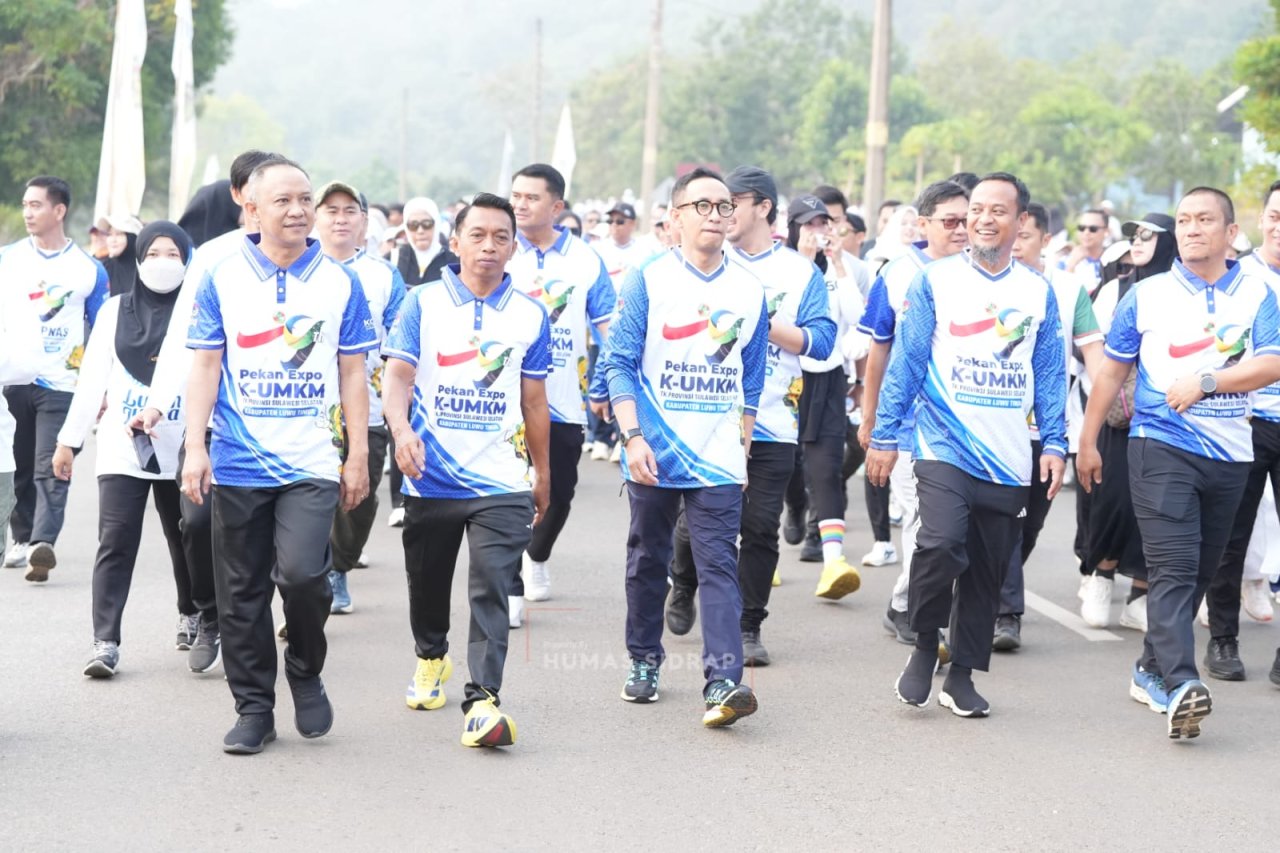 Menyusuri Pagi Sorowako, Bupati, Wabup, dan Ketua TP PKK Sidrap Bergabung dalam Jalan Sehat