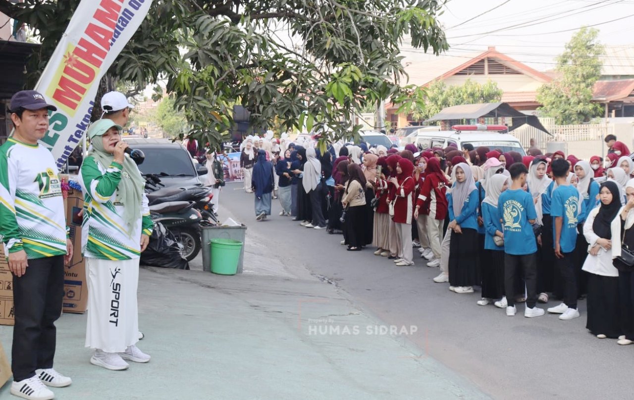 Langkah Sehat, Semangat Tumbuh! Nurkanaah Hadiri Jalan Sehat Milad ITKES Muhammadiyah Sidrap