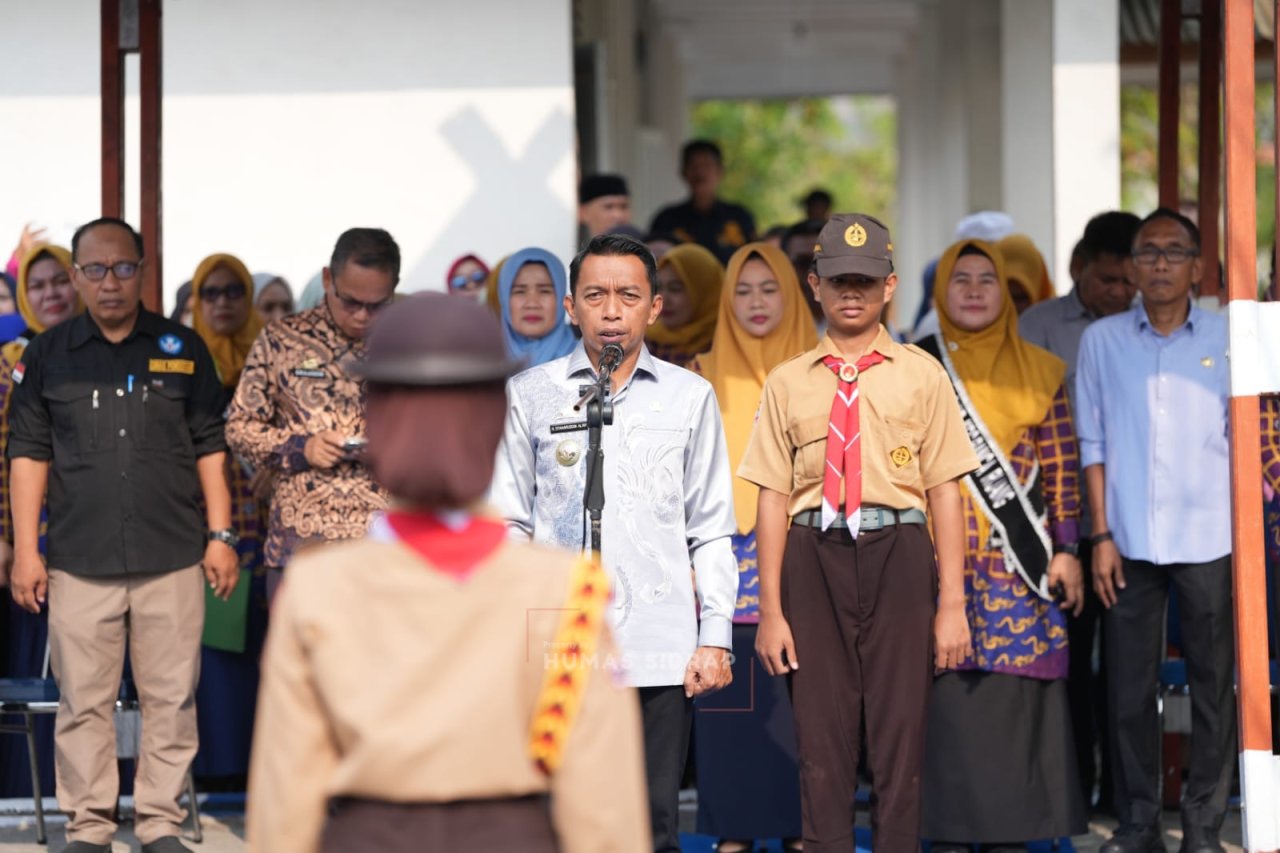 Syaharuddin Alrif Jadi Pembina Apel Pagi di SMPN 2 Pangsid, Motivasi Siswa Kejar Prestasi